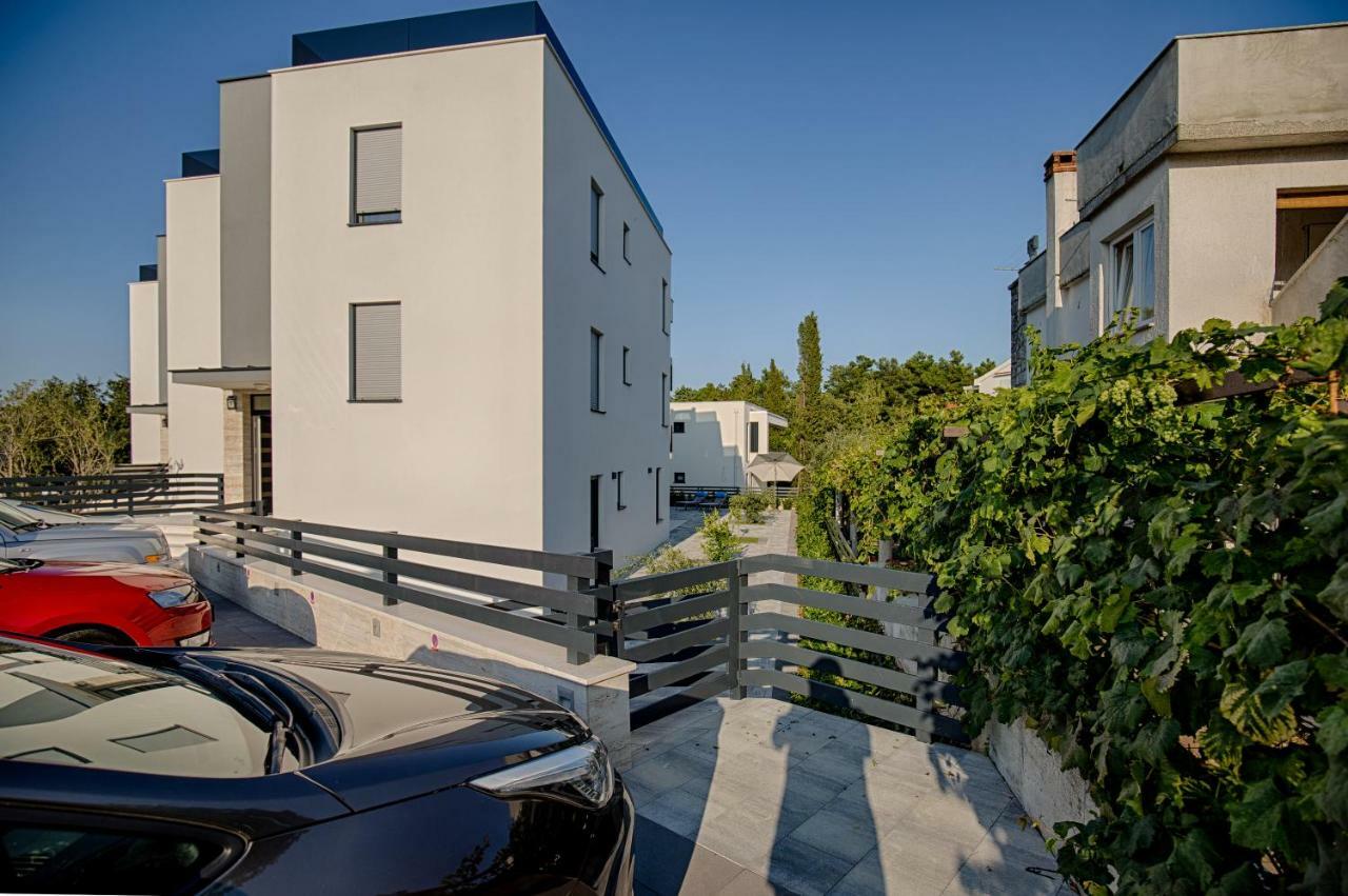 Deluxe Beach Apartments by Traveler Tourist Agency Krk Krk Town Exterior photo