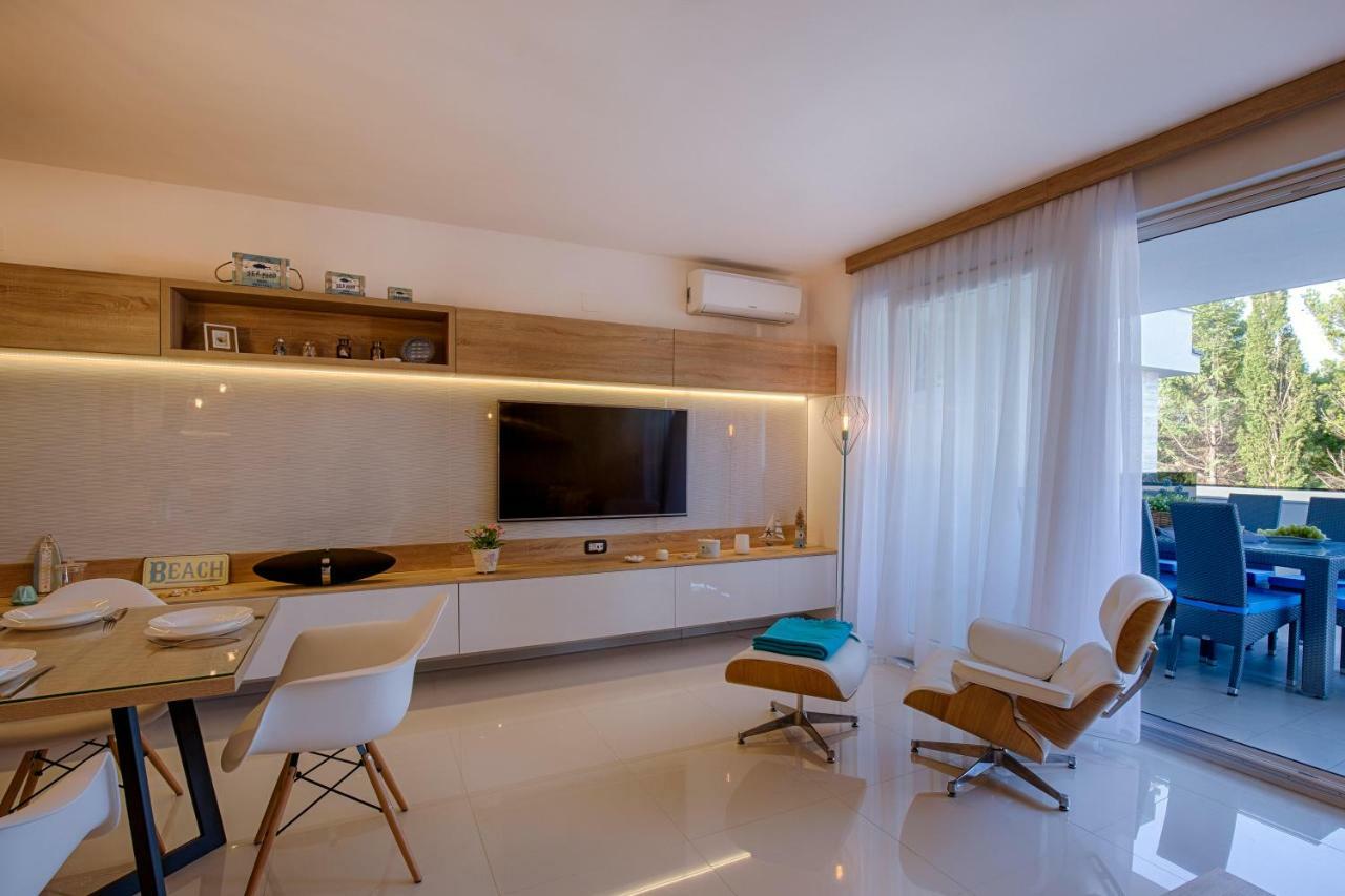 Deluxe Beach Apartments by Traveler Tourist Agency Krk Krk Town Exterior photo