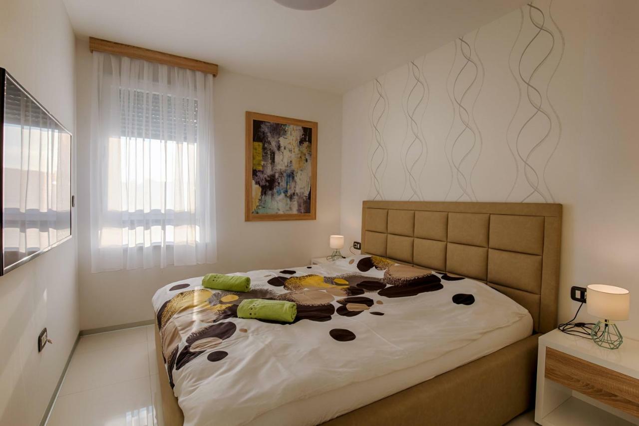 Deluxe Beach Apartments by Traveler Tourist Agency Krk Krk Town Exterior photo