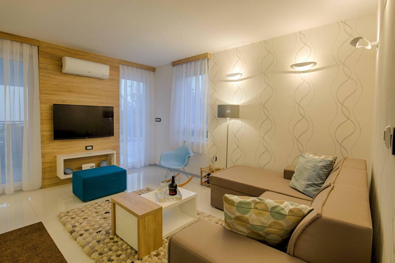 Deluxe Beach Apartments by Traveler Tourist Agency Krk Krk Town Exterior photo