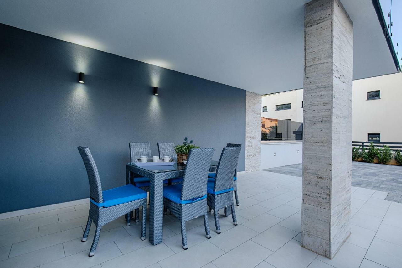 Deluxe Beach Apartments by Traveler Tourist Agency Krk Krk Town Exterior photo