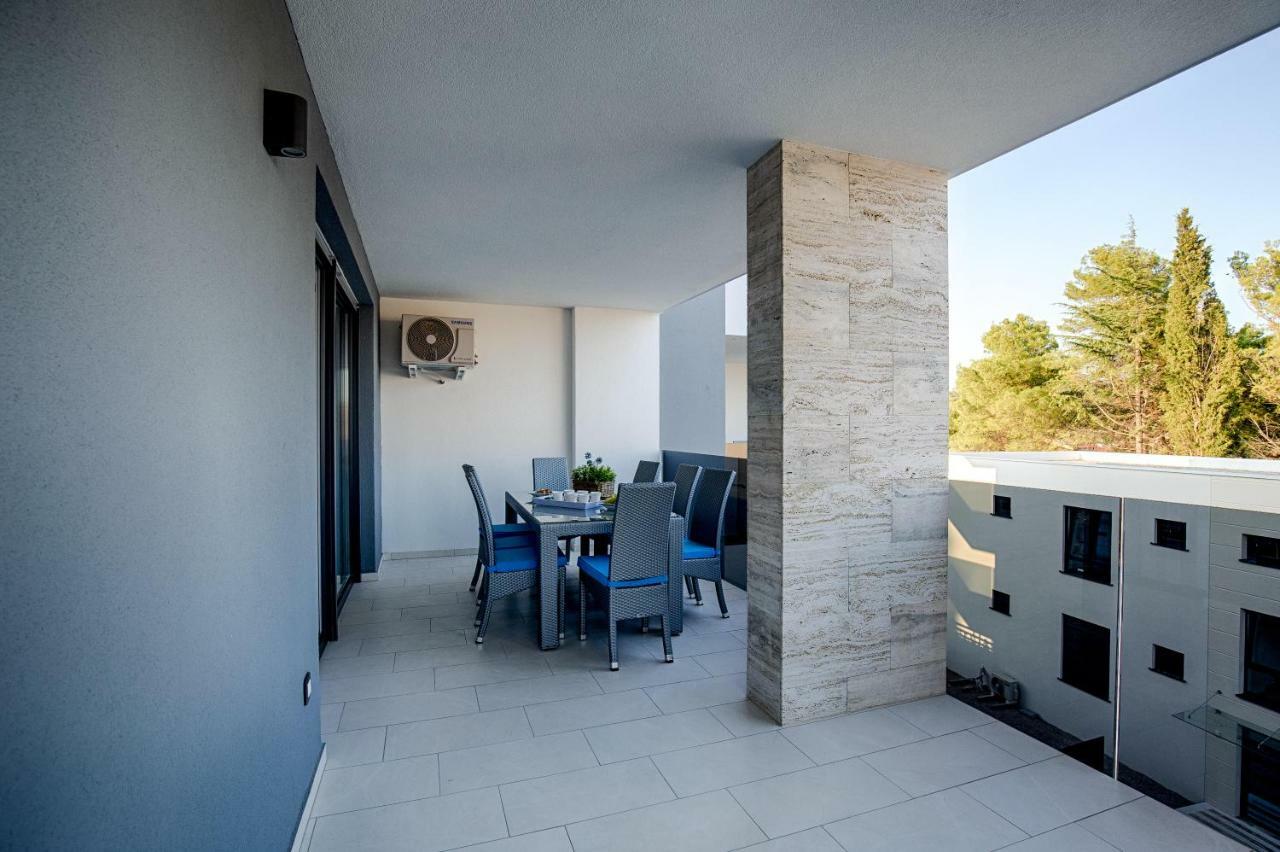 Deluxe Beach Apartments by Traveler Tourist Agency Krk Krk Town Exterior photo