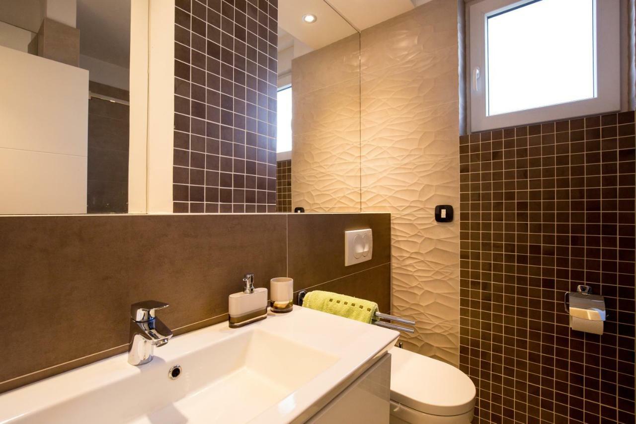 Deluxe Beach Apartments by Traveler Tourist Agency Krk Krk Town Exterior photo