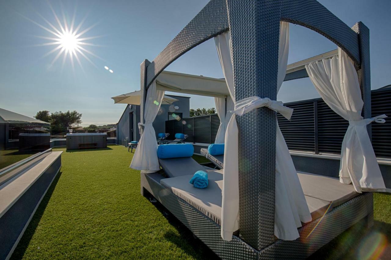 Deluxe Beach Apartments by Traveler Tourist Agency Krk Krk Town Exterior photo
